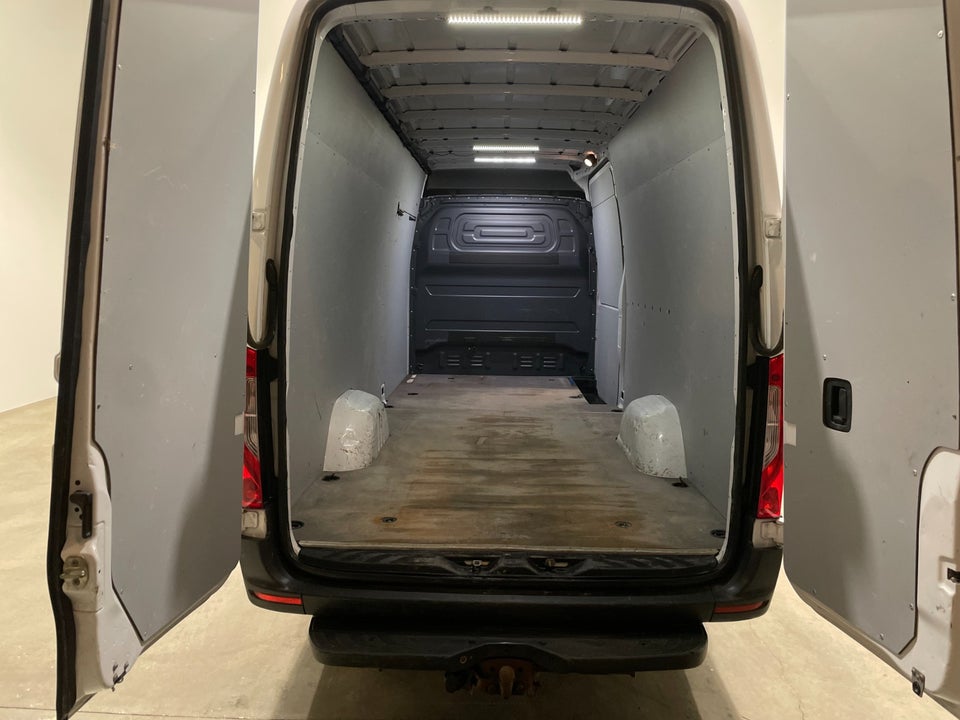 Mercedes Sprinter 319 3,0 CDi A3 Kassevogn aut. RWD