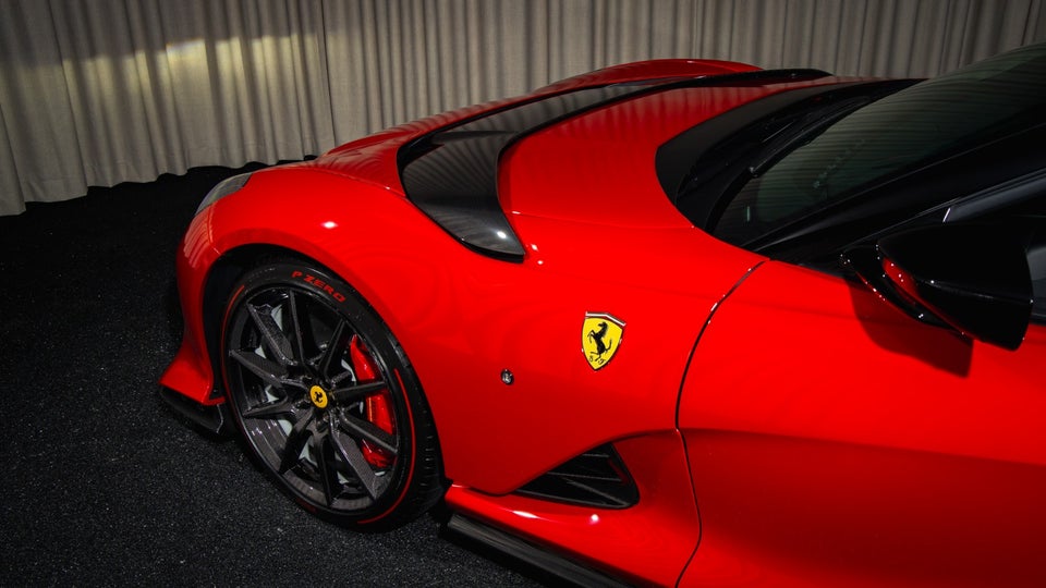 Ferrari 812 Competizione 6,5 DCT 2d