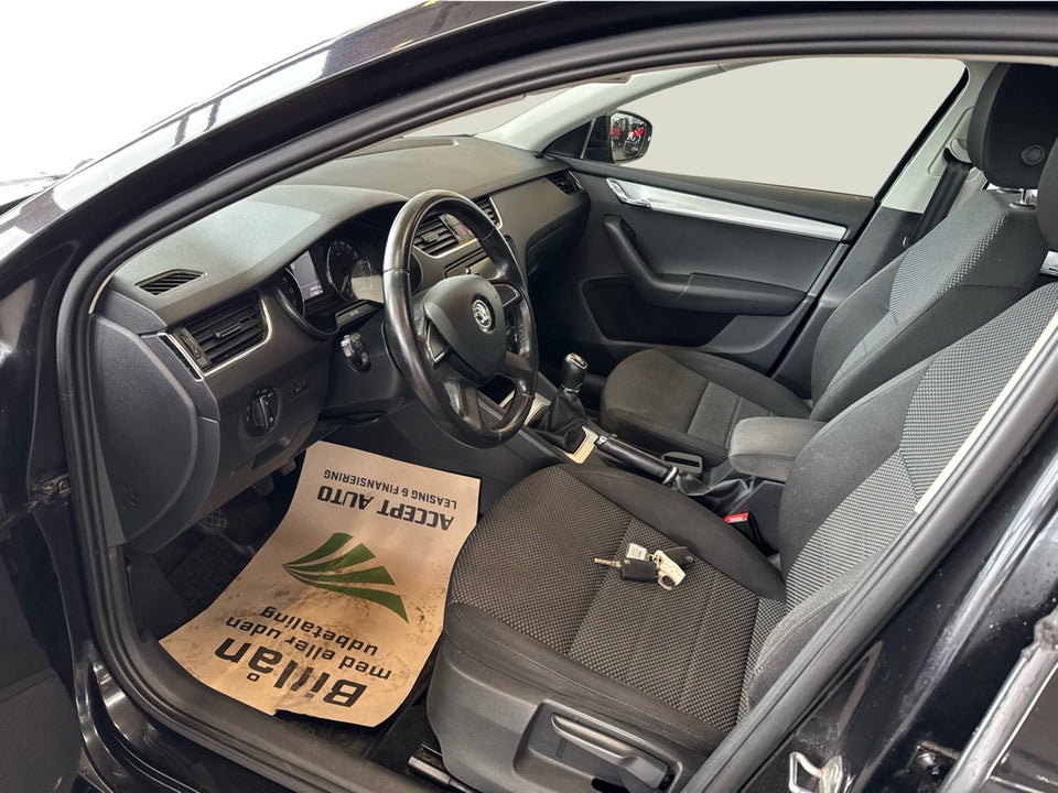 Skoda Octavia 1,6 TDi 90 Ambition Combi 5d