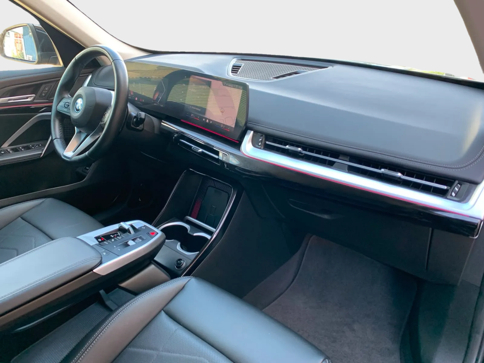 BMW iX1 eDrive20 X-Line 5d