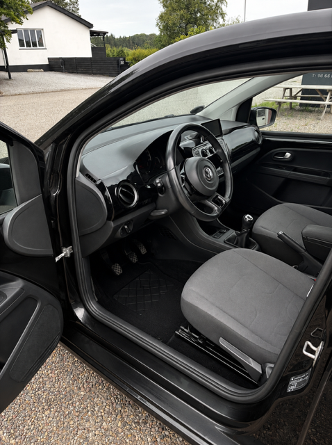 VW Up! 1,0 60 Black Up! 5d
