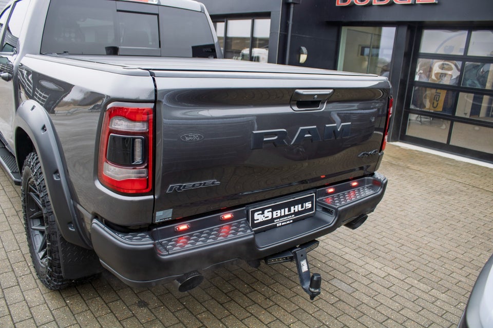 Dodge RAM 1500 5,7 V8 Hemi Rebel aut. 4d