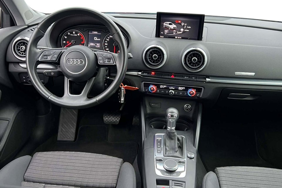 Audi A3 35 TFSi Sport Limited S-tr. 4d