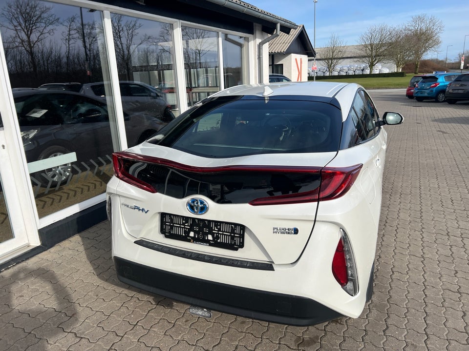 Toyota Prius 1,8 Plug-in Hybrid H3 MDS 5d