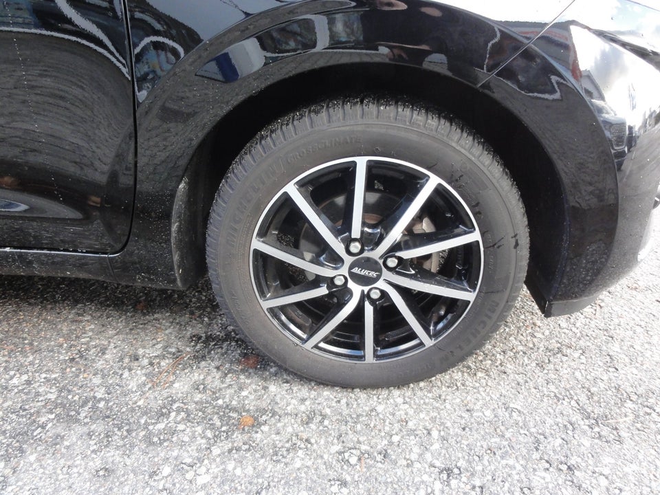 Hyundai i10 1,0 MPi Essential 5d