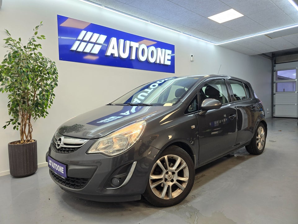 Opel Corsa 1,2 16V Cosmo 5d