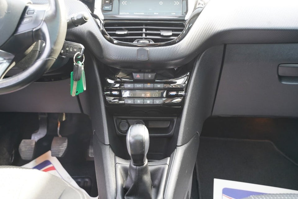 Peugeot 208 1,5 BlueHDi 100 Prestige Sky 5d