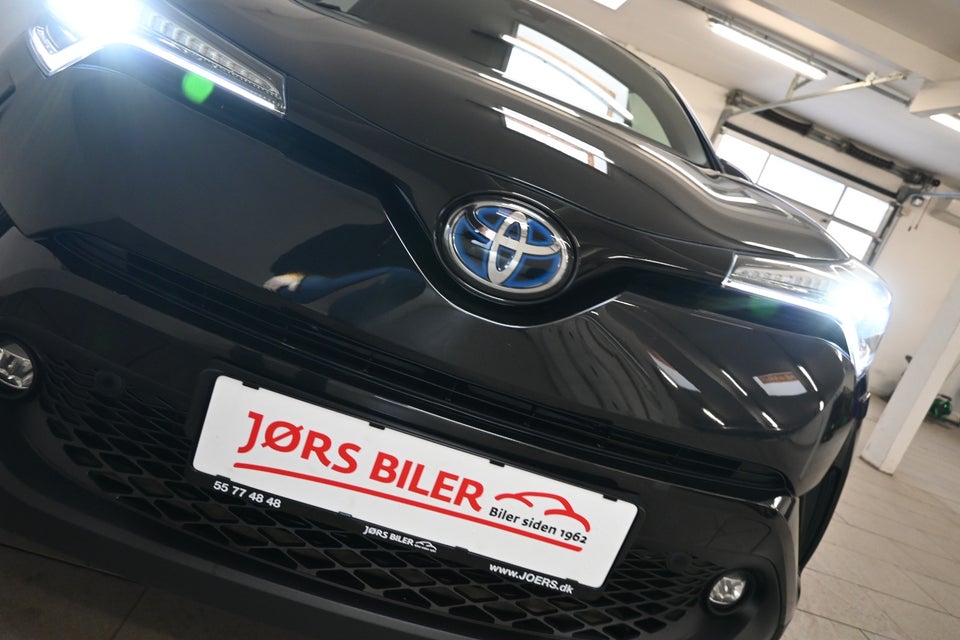 Toyota C-HR 1,8 Hybrid C-LUB Business CVT 5d