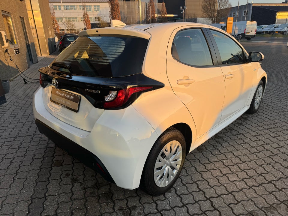 Toyota Yaris 1,5 Hybrid H1 e-CVT 5d
