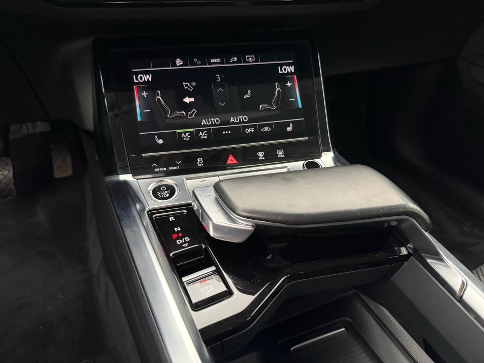 Audi e-tron 55 quattro 5d