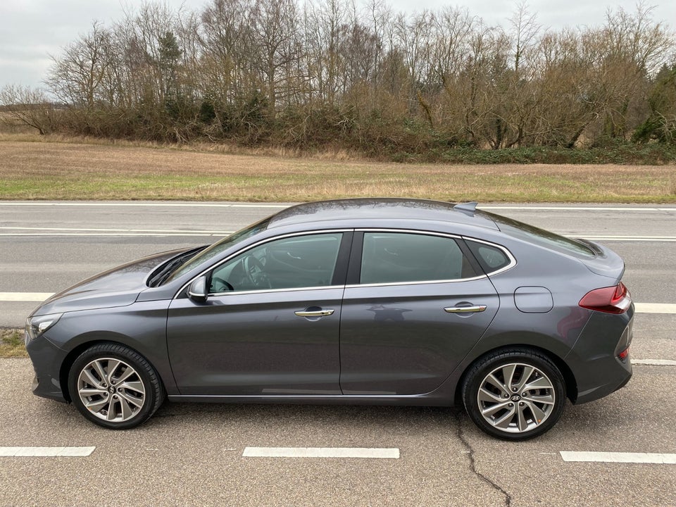 Hyundai i30 1,0 T-GDi Premium Fastback 5d
