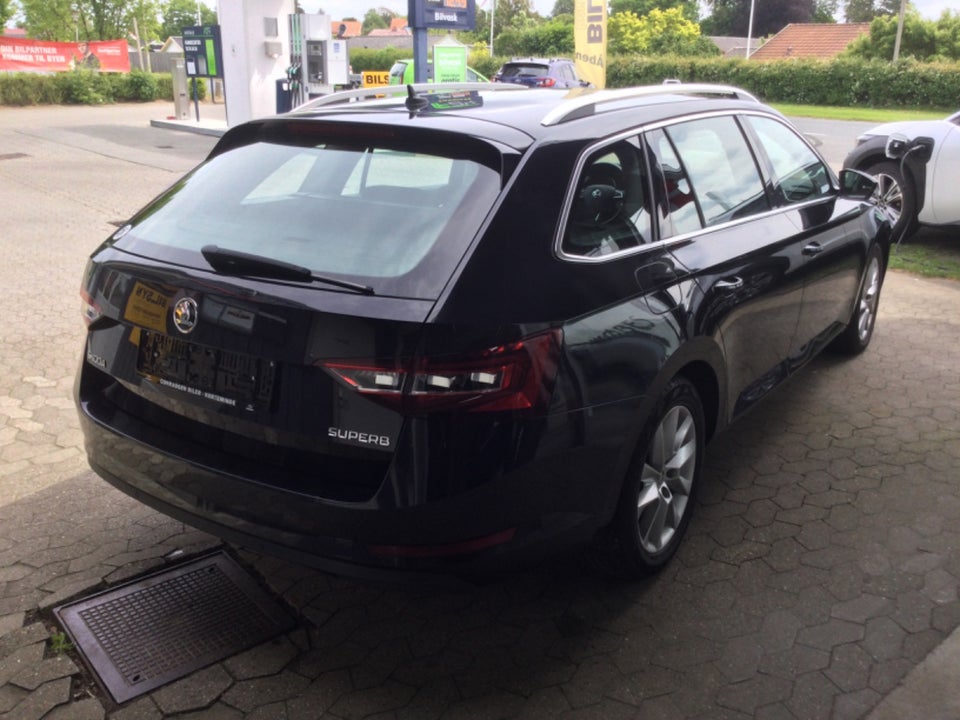 Skoda Superb 2,0 TDi 150 Style Combi DSG 5d