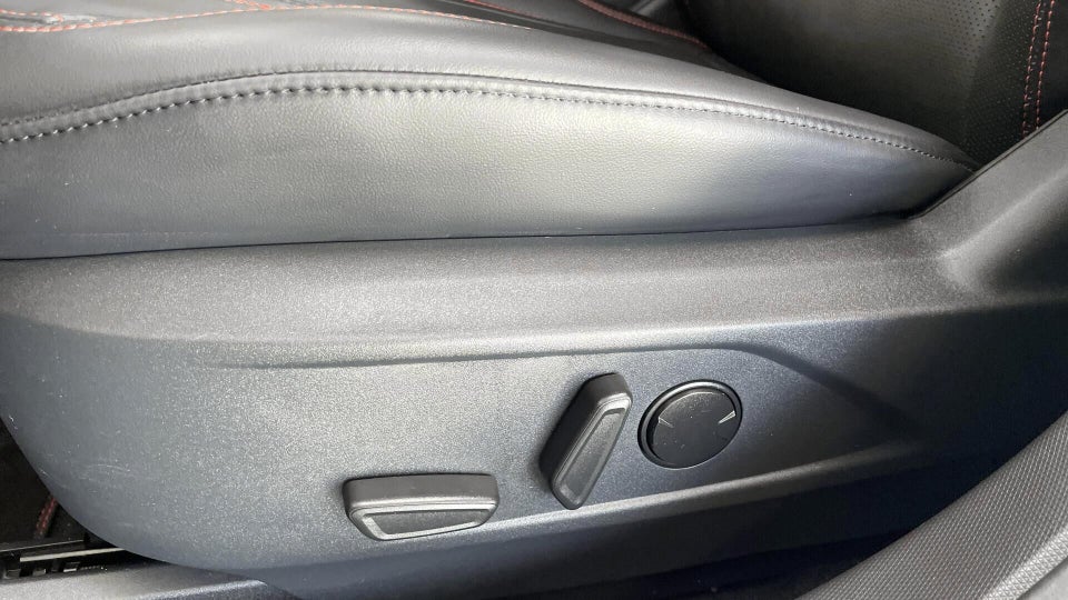 Ford Mustang Mach-E 68 Standard Range AWD 5d