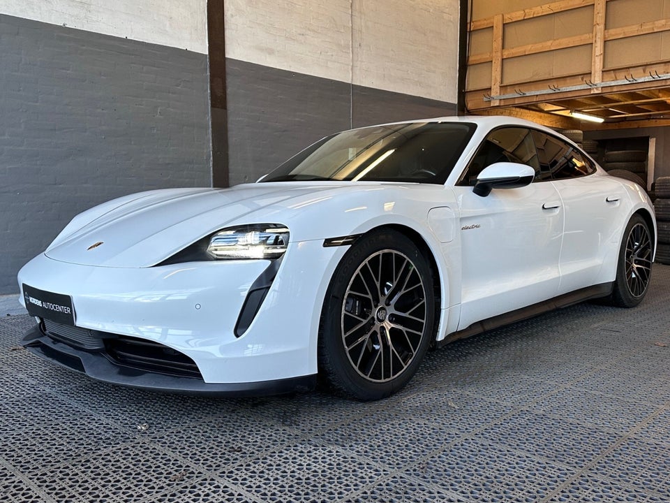 Porsche Taycan Performance+ 4d