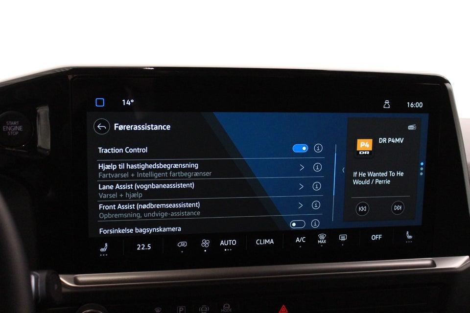 VW e-Caravelle 64 Style SWB