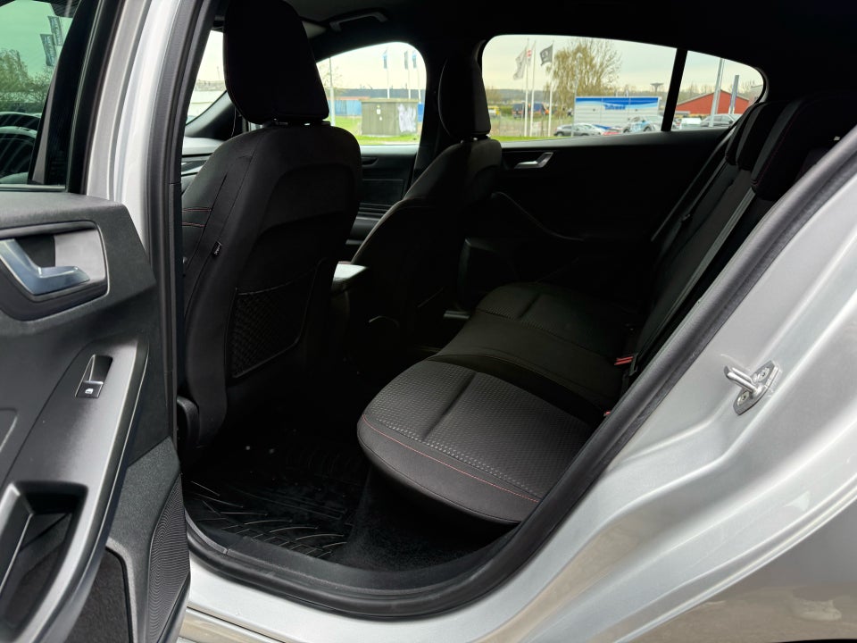 Ford Focus 1,0 EcoBoost ST-Line 5d