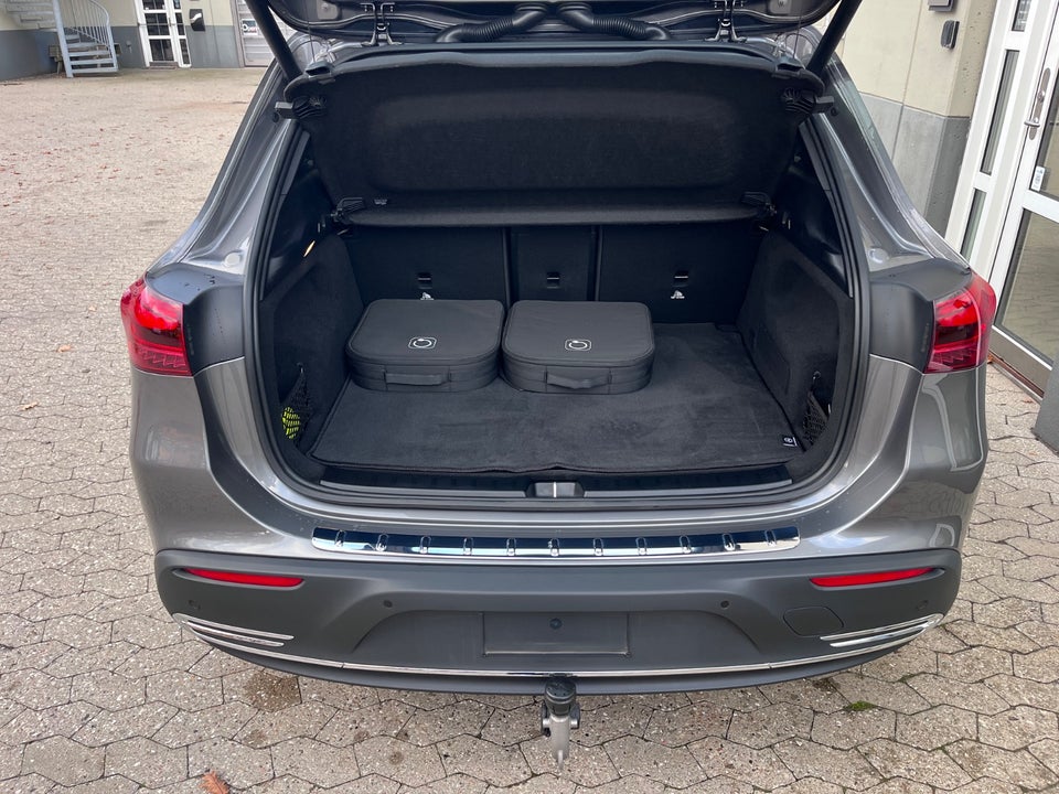 Mercedes EQA300 Progressive 4Matic 5d