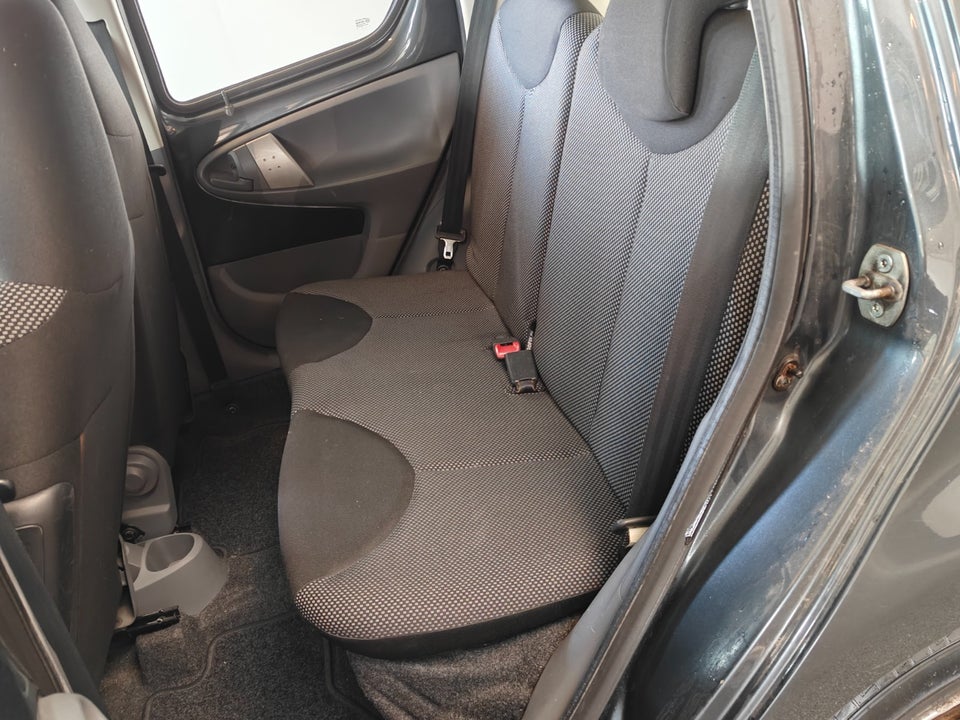 Toyota Aygo 1,0 Plus 5d