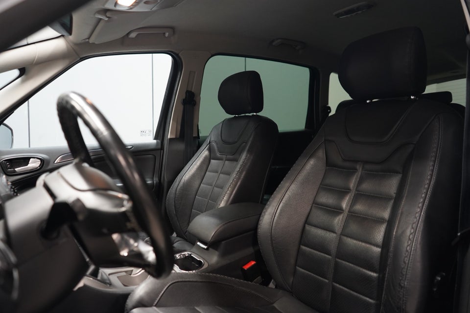 Ford S-MAX 2,2 TDCi 175 Titanium 5d