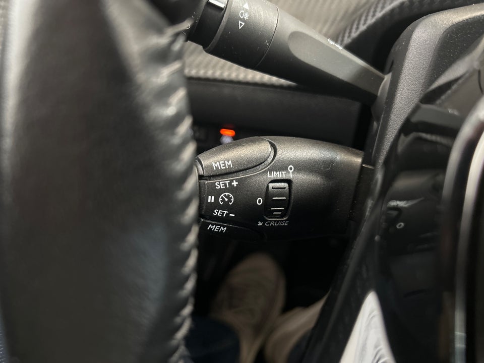 Peugeot e-208 50 Active Van 5d