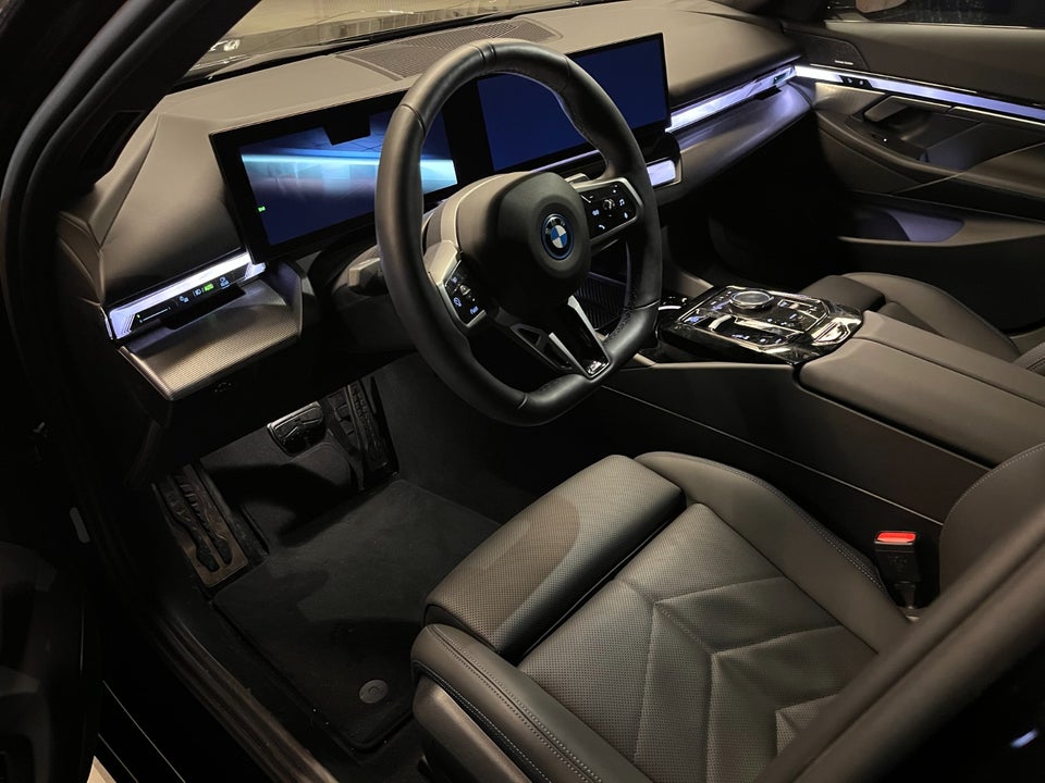 BMW i5 eDrive40 M-Sport 4d