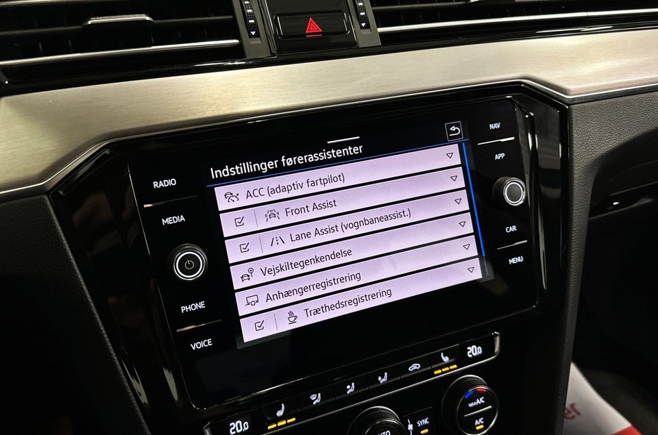 VW Passat 2,0 TSi 190 R-line DSG 4d