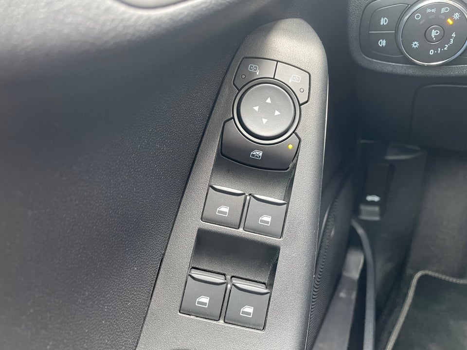 Ford Fiesta 1,0 EcoBoost mHEV Titanium 5d