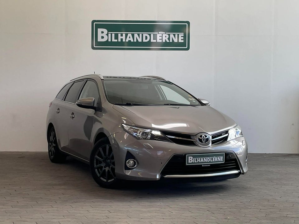 Toyota Auris 1,4 D-4D T2+ Touring Sports 5d