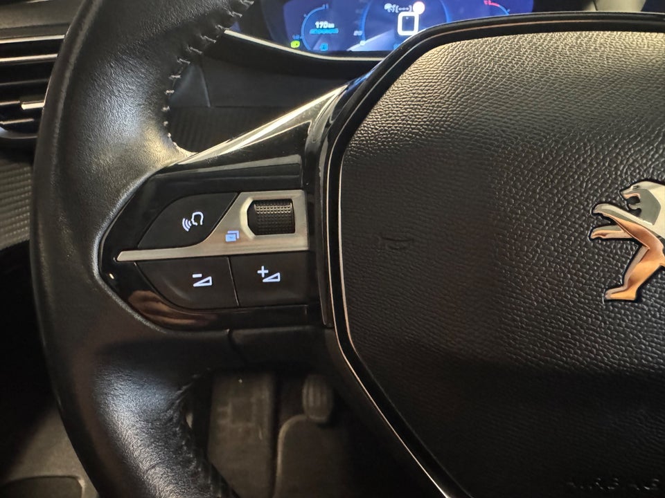 Peugeot 208 1,5 BlueHDi 100 Allure Sky 5d