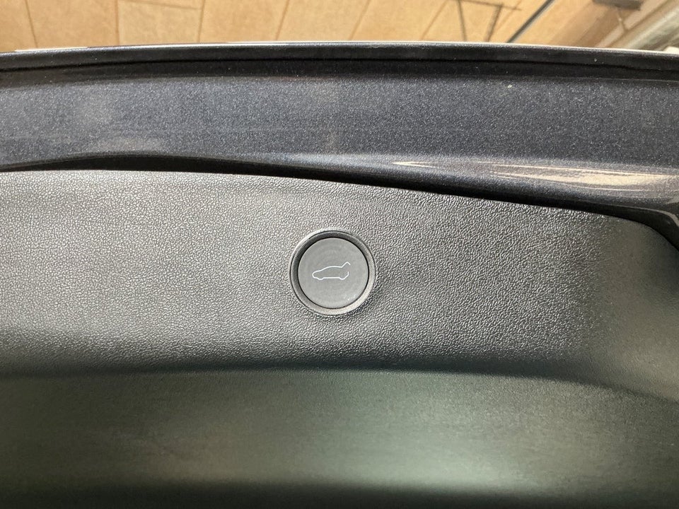 Tesla Model 3 Long Range AWD 4d