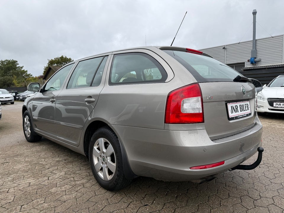 Skoda Octavia 1,8 TSi 160 Elegance Combi 5d