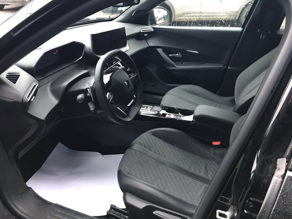 Peugeot 2008 1,2 PureTech 130 Allure EAT8 5d