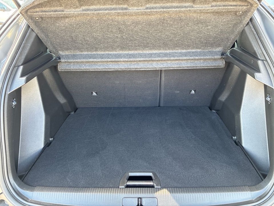 Peugeot 2008 1,2 PureTech 130 Allure EAT8 5d