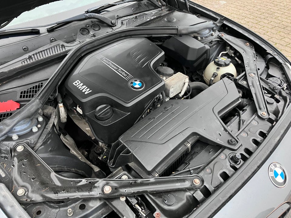 BMW 220i 2,0 Cabriolet aut. 2d