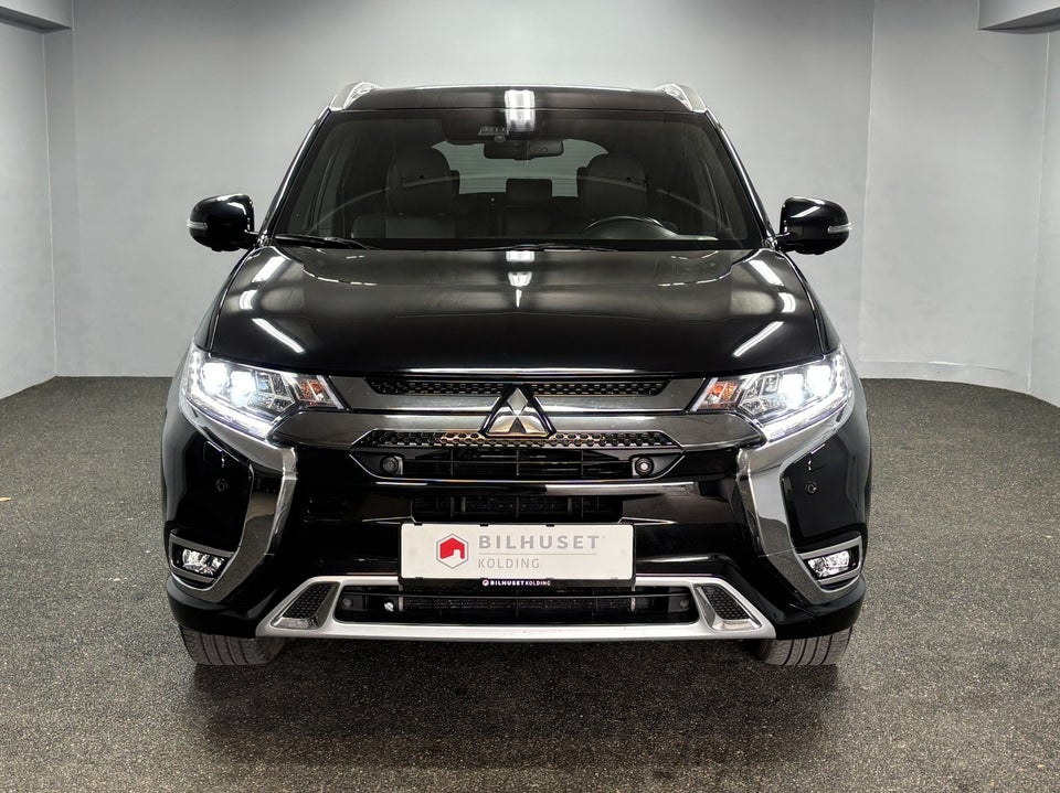 Mitsubishi Outlander 2,4 PHEV Instyle CVT 4WD 5d
