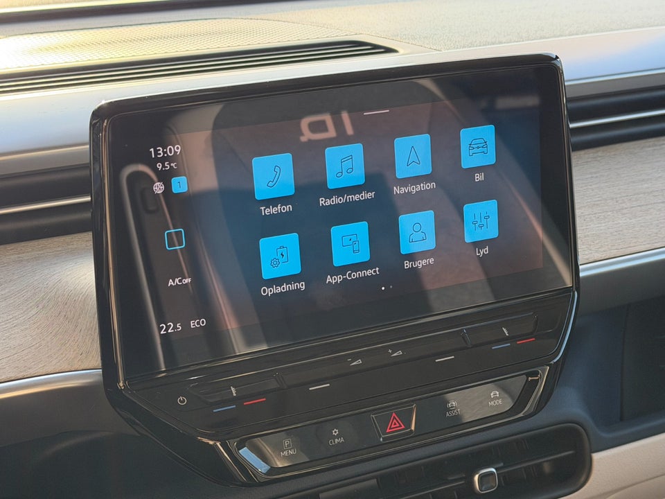 VW ID.Buzz 77 Pro SWB 5d