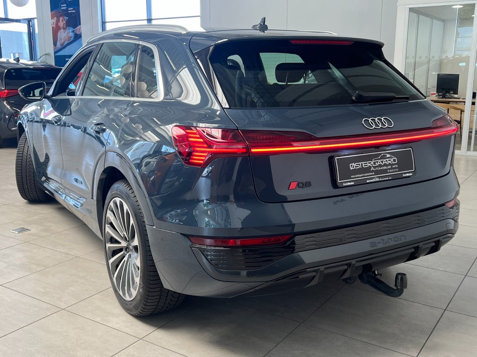 Audi Q8 e-tron 55 S-line quattro 5d