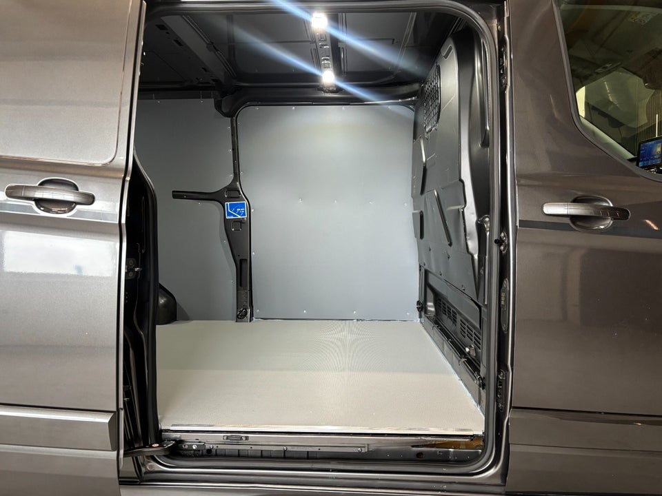 Ford Transit 350 L2 Van 2,0 TDCi 185 Limited aut. H2 FWD