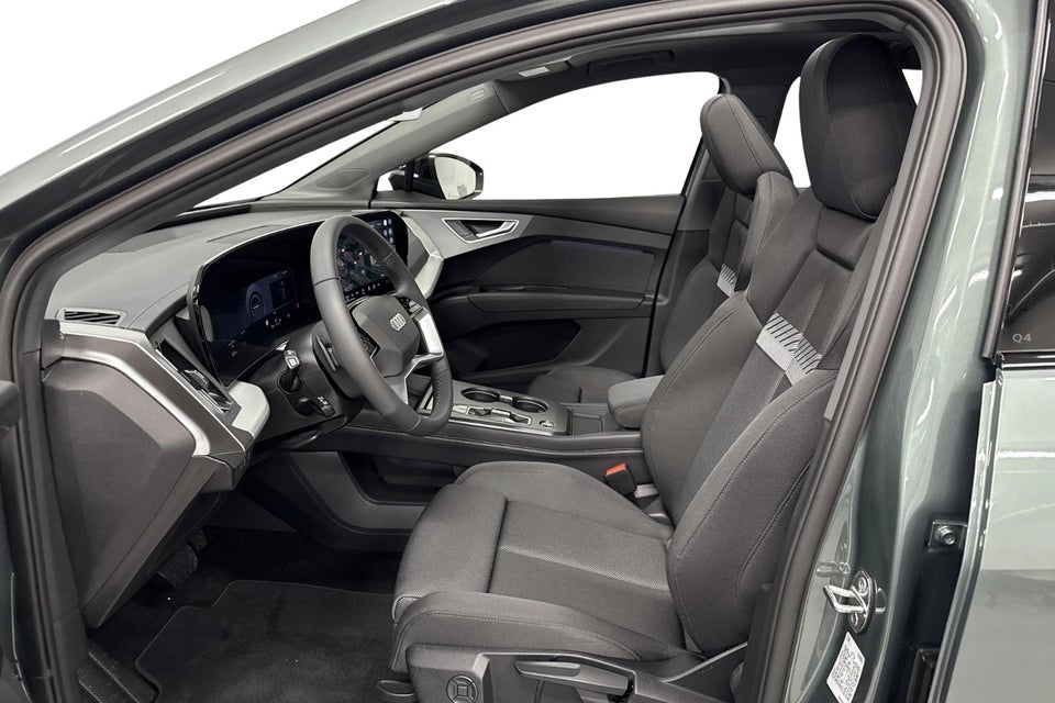 Audi Q4 e-tron performance 5d