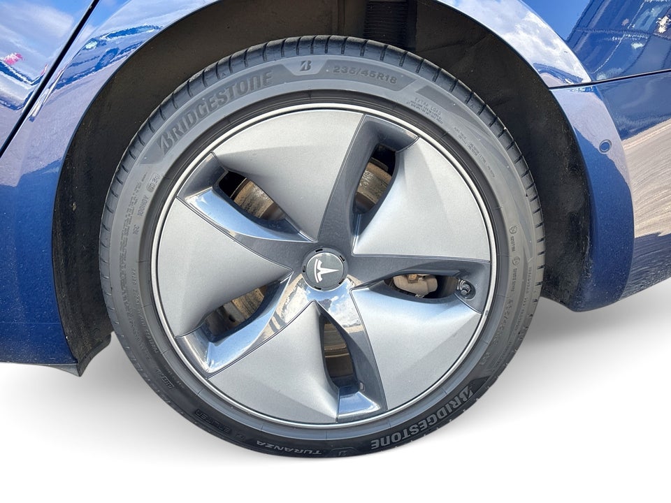 Tesla Model 3 Long Range AWD 4d