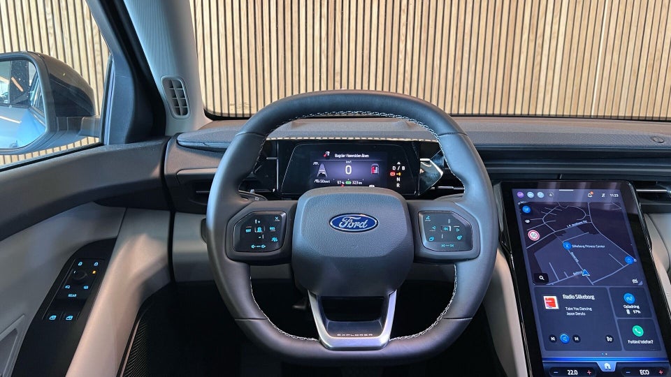 Ford Explorer 52 Select Standard Range 5d