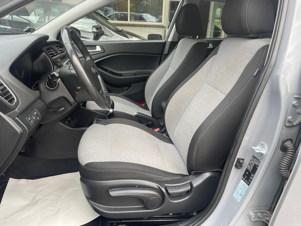 Hyundai i20 1,25 Black Line 5d