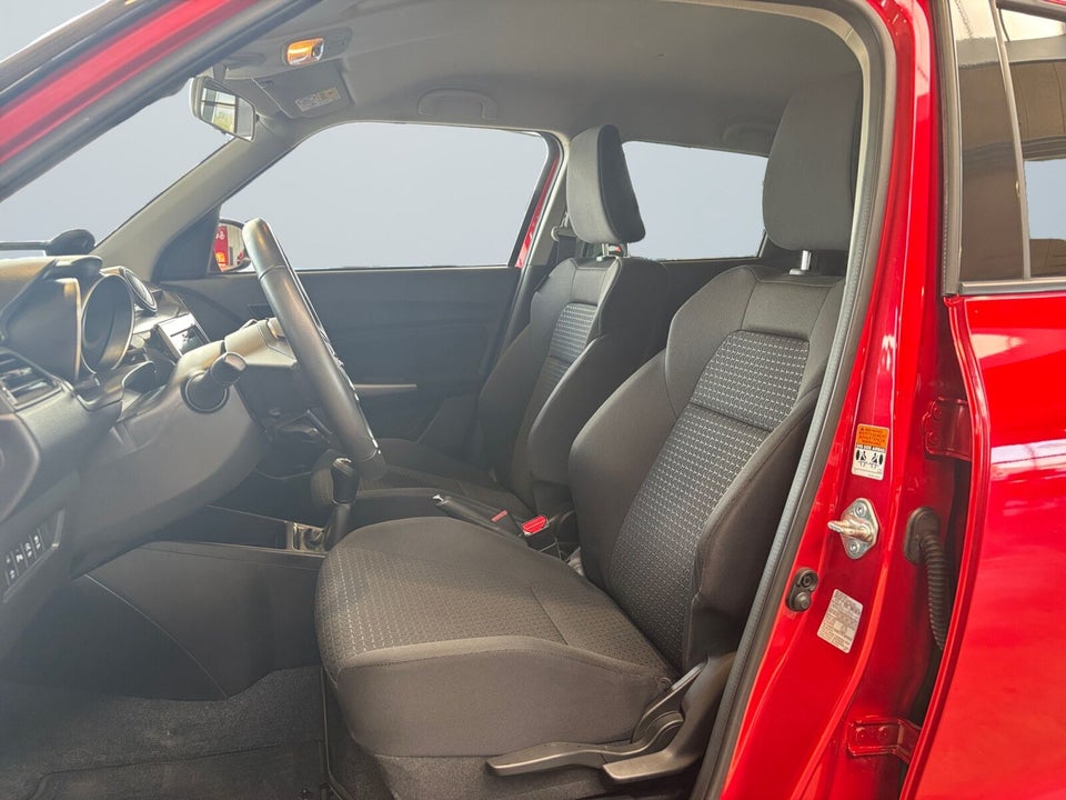Suzuki Swift 1,0 Boosterjet mHybrid Exclusive Hit 5d