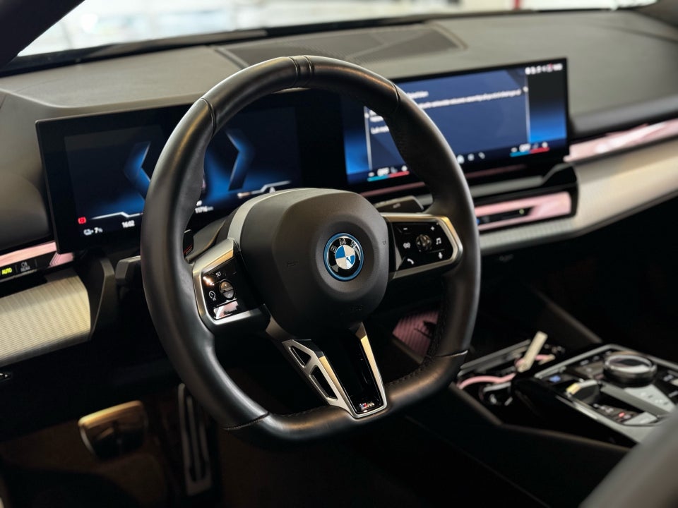 BMW i5 eDrive40 M-Sport 4d