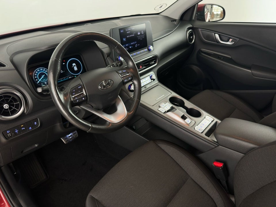 Hyundai Kona 64 EV Essential 5d