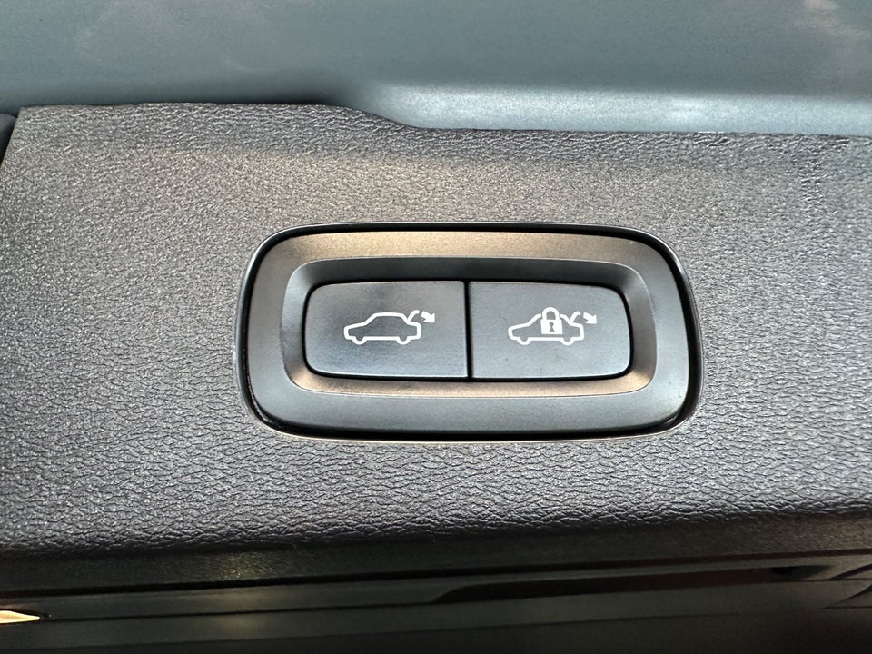 Volvo V60 2,0 T6 ReCharge R-Design aut. AWD 5d