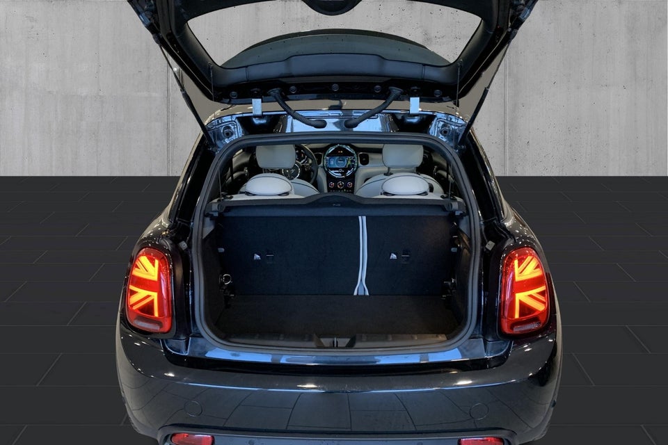 MINI Cooper SE Maximise 3d