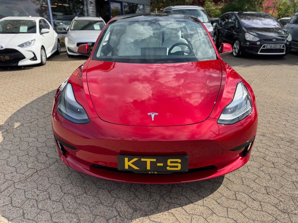 Tesla Model 3 Standard Range+ RWD 4d