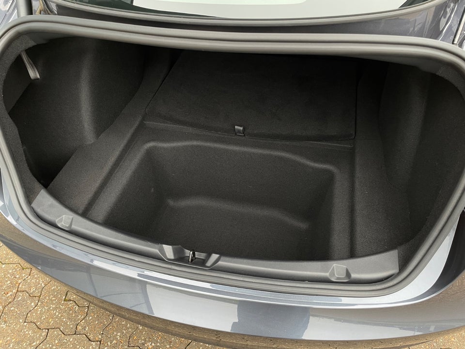 Tesla Model 3 Standard Range+ RWD 4d