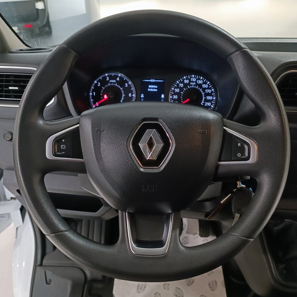 Renault Master IV T35 2,3 dCi 165 L3H2 Kassevogn RWD